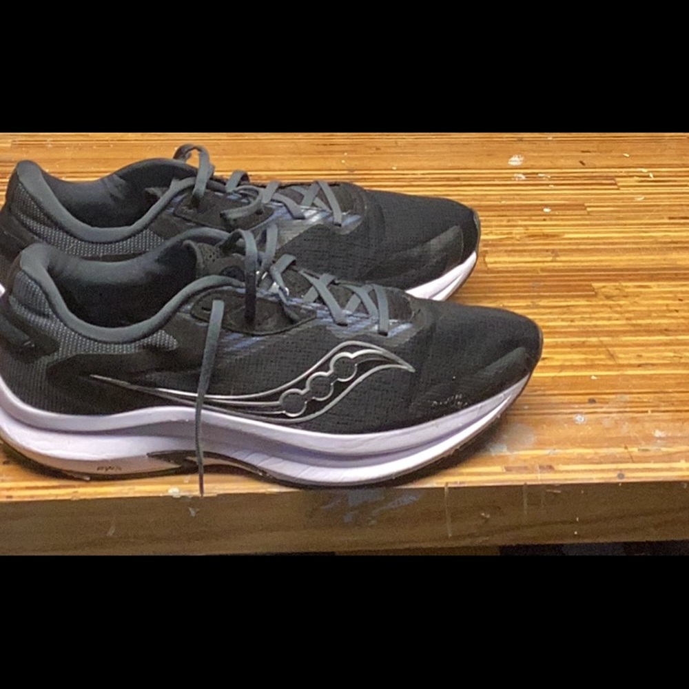 Running shoes - Picture 4 of 4